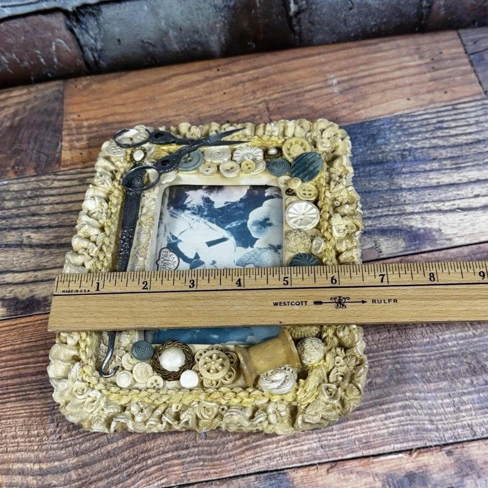 Fancy Frames vtg 3d